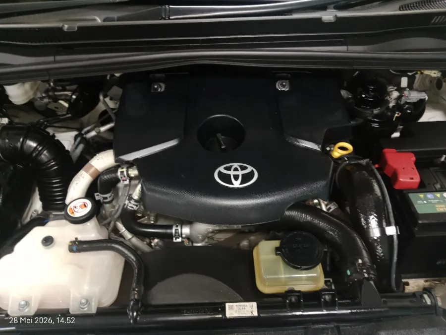 Foto Mobil Bekas Mesin Toyota Kijang Innova 2.4 V tahun 2018