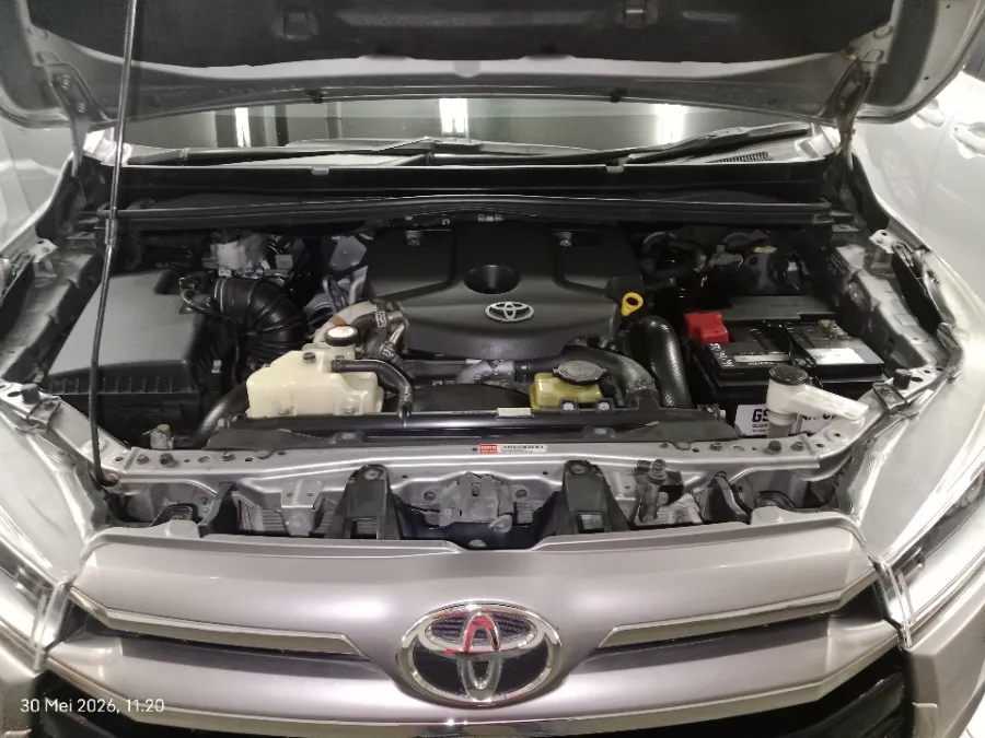 Foto Mobil Bekas Mesin Toyota Kijang Innova 2.4 V tahun 2018