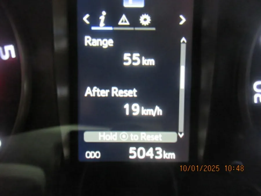 Foto Mobil Bekas Odometer Toyota Kijang Innova 2.4 V tahun 2018