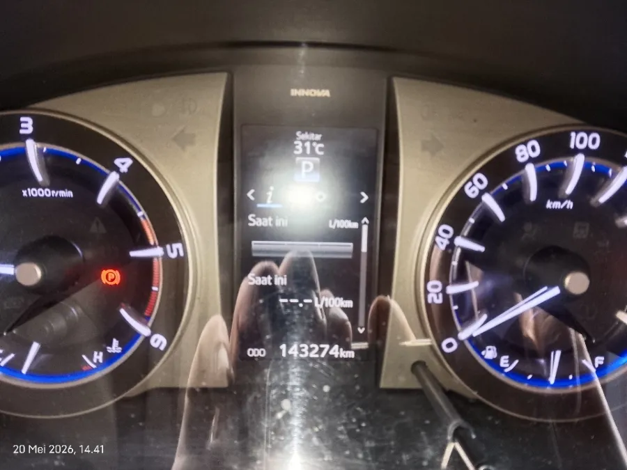 Foto Mobil Bekas Odometer Toyota Kijang Innova 2.4 V tahun 2018