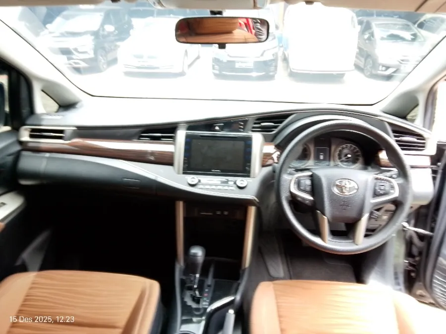 Foto Mobil Bekas Dashboard Toyota Kijang Innova 2.4 V tahun 2019