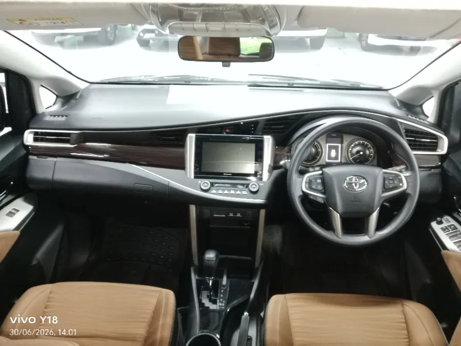 Foto Mobil Bekas Dashboard Toyota Kijang Innova 2.4 V tahun 2019