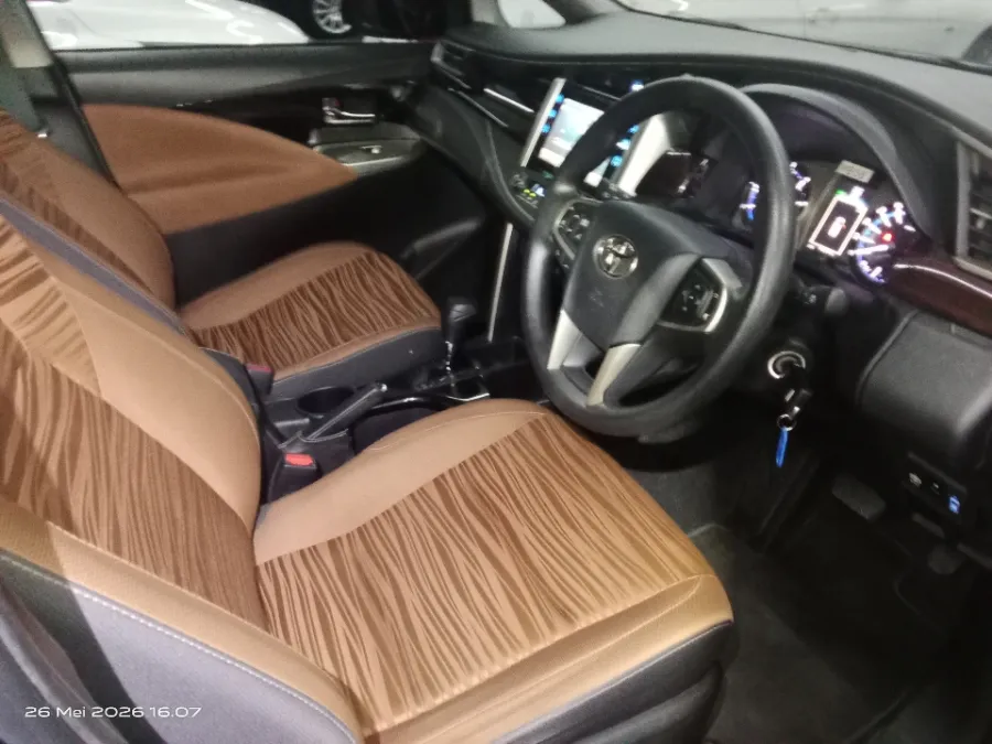 Foto Mobil Bekas Kabin Depan Toyota Kijang Innova 2.4 V tahun 2019