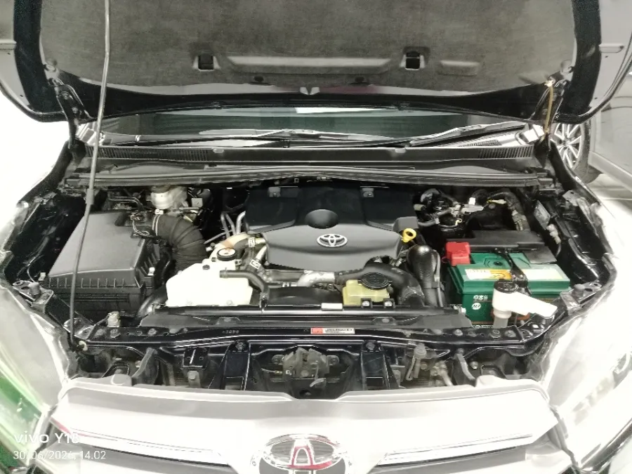 Foto Mobil Bekas Mesin Toyota Kijang Innova 2.4 V tahun 2019