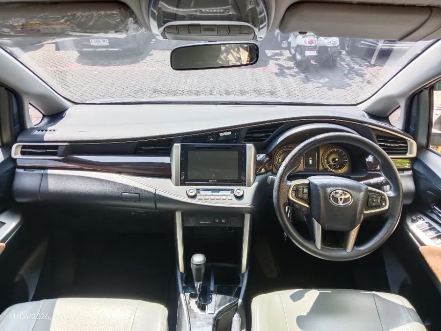 Foto Mobil Bekas Dashboard Toyota Kijang Innova 2.4 V tahun 2020