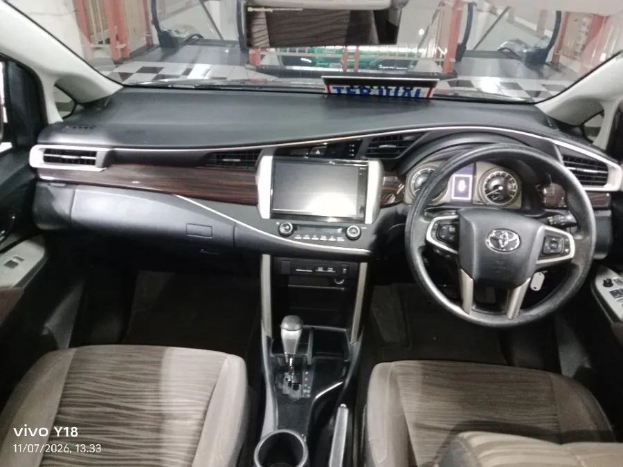 Foto Mobil Bekas Dashboard Toyota Kijang Innova 2.4 V tahun 2021