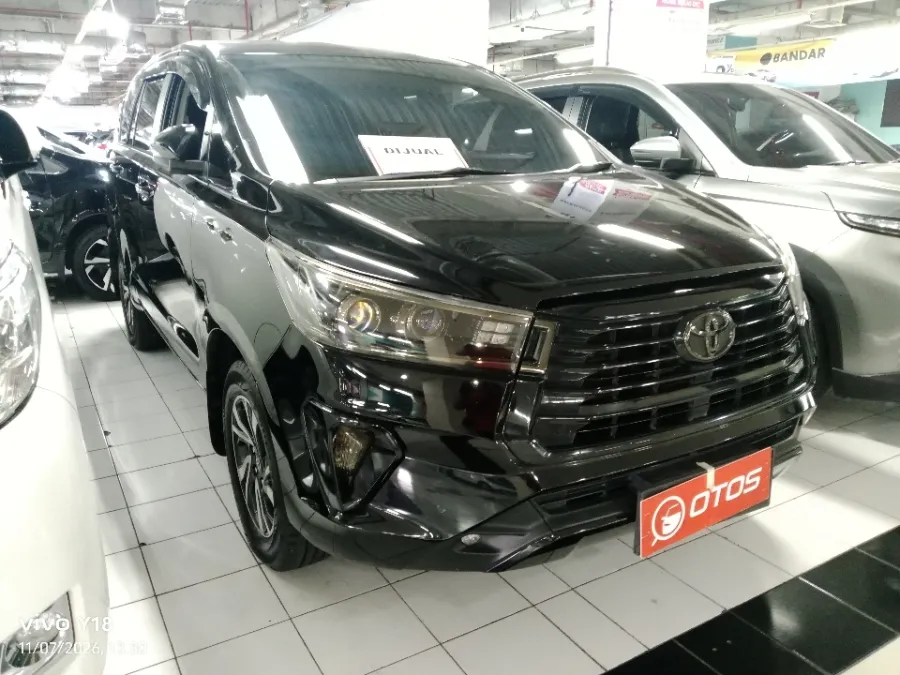 Foto Mobil Bekas Kanan Depan Toyota Kijang Innova 2.4 V tahun 2021