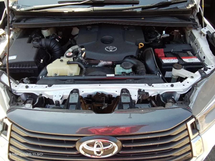 Foto Mobil Bekas Mesin Toyota Kijang Innova 2.4 V tahun 2021