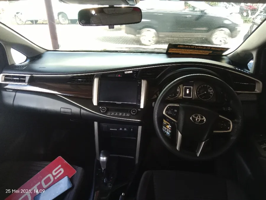 Foto Mobil Bekas Dashboard Toyota Kijang Innova 2.4 V tahun 2022