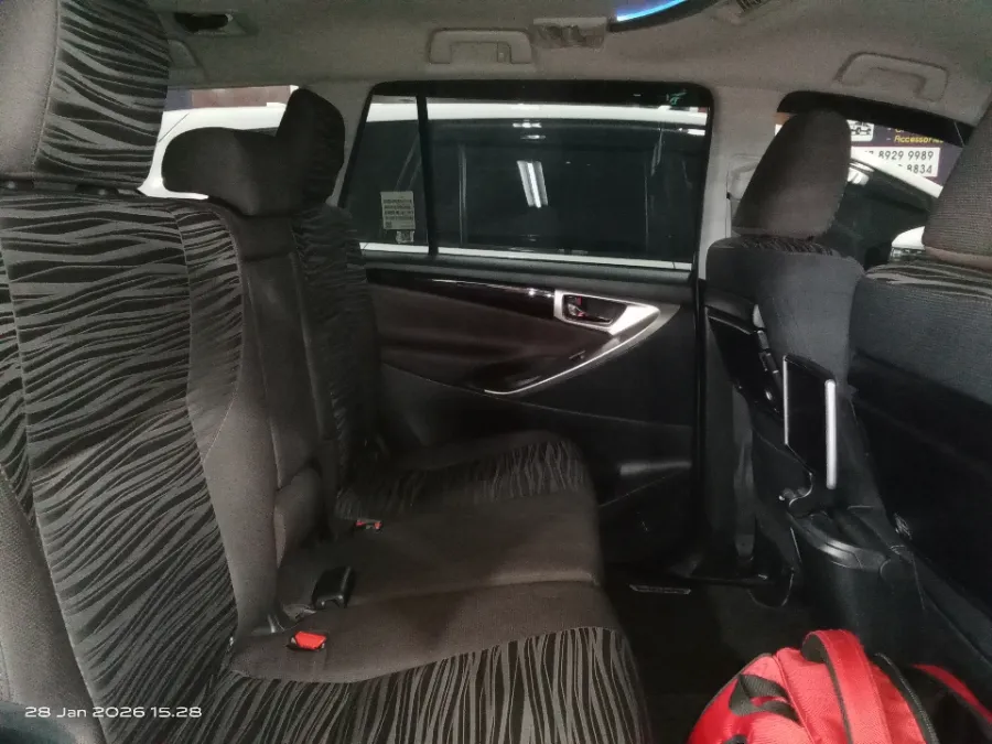 Foto Mobil Bekas Kabin Belakang Toyota Kijang Innova 2.4 V tahun 2022