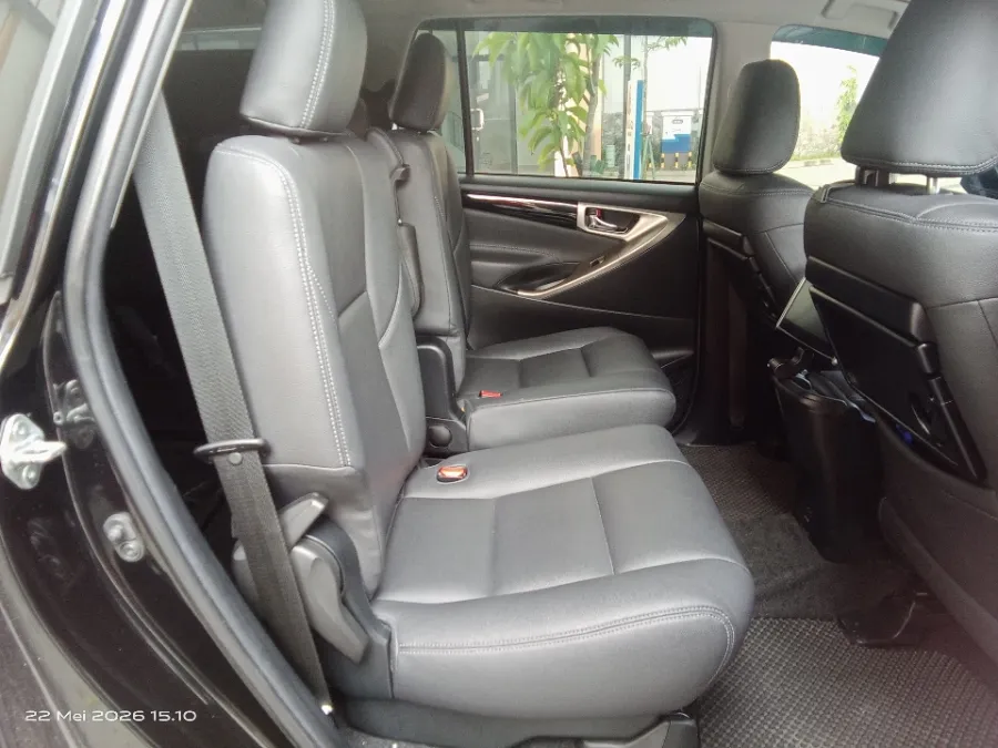Foto Mobil Bekas Kabin Belakang Toyota Kijang Innova 2.4 V tahun 2022