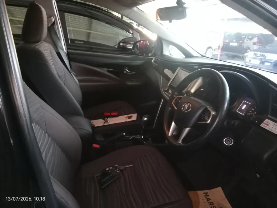Foto Mobil Bekas Kabin Depan Toyota Kijang Innova 2.4 V tahun 2022