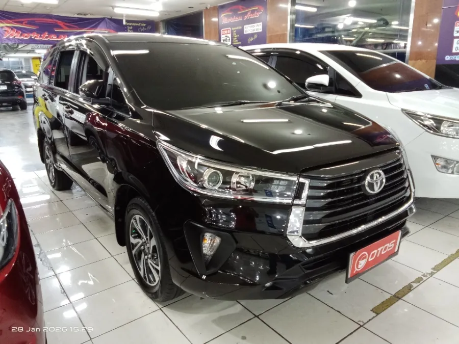 Foto Mobil Bekas Kanan Depan Toyota Kijang Innova 2.4 V tahun 2022