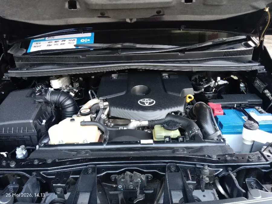 Foto Mobil Bekas Mesin Toyota Kijang Innova 2.4 V tahun 2022