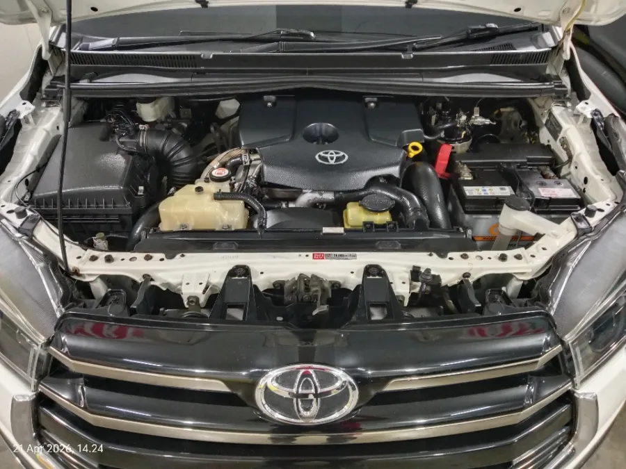 Foto Mobil Bekas Mesin Toyota Kijang Innova 2.4 Venturer tahun 2017