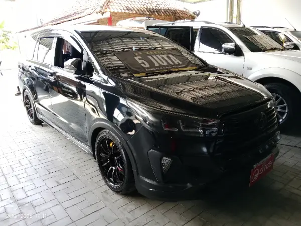 2018 Toyota Kijang Innova 2.4 Venturer - Foto 1 dari 6