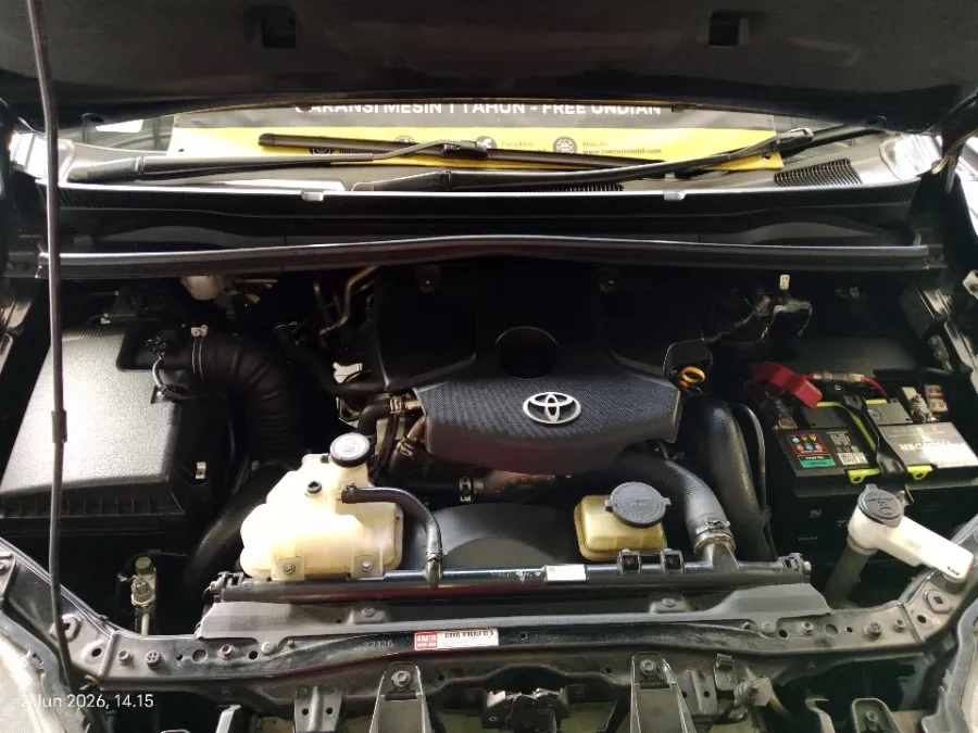Foto Mobil Bekas Mesin Toyota Kijang Innova 2.4 Venturer tahun 2018