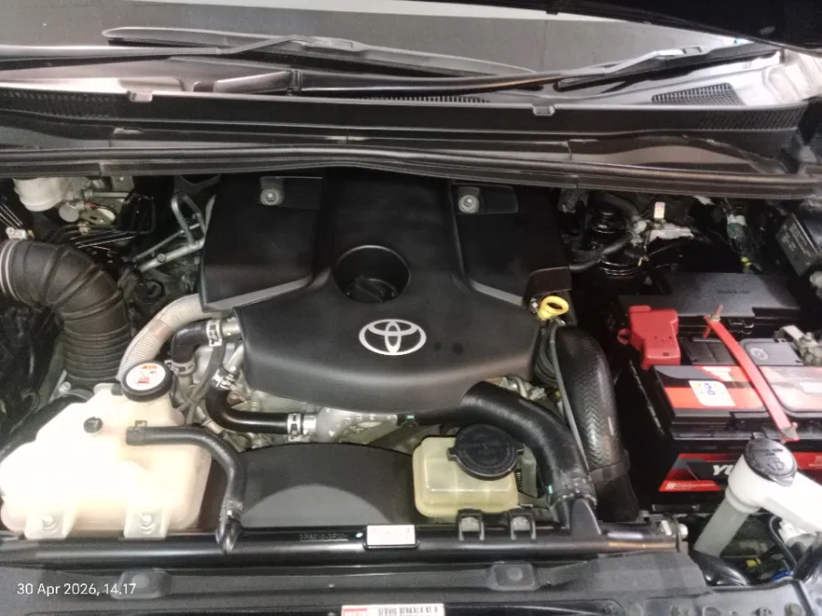 Foto Mobil Bekas Mesin Toyota Kijang Innova 2.4 Venturer tahun 2018