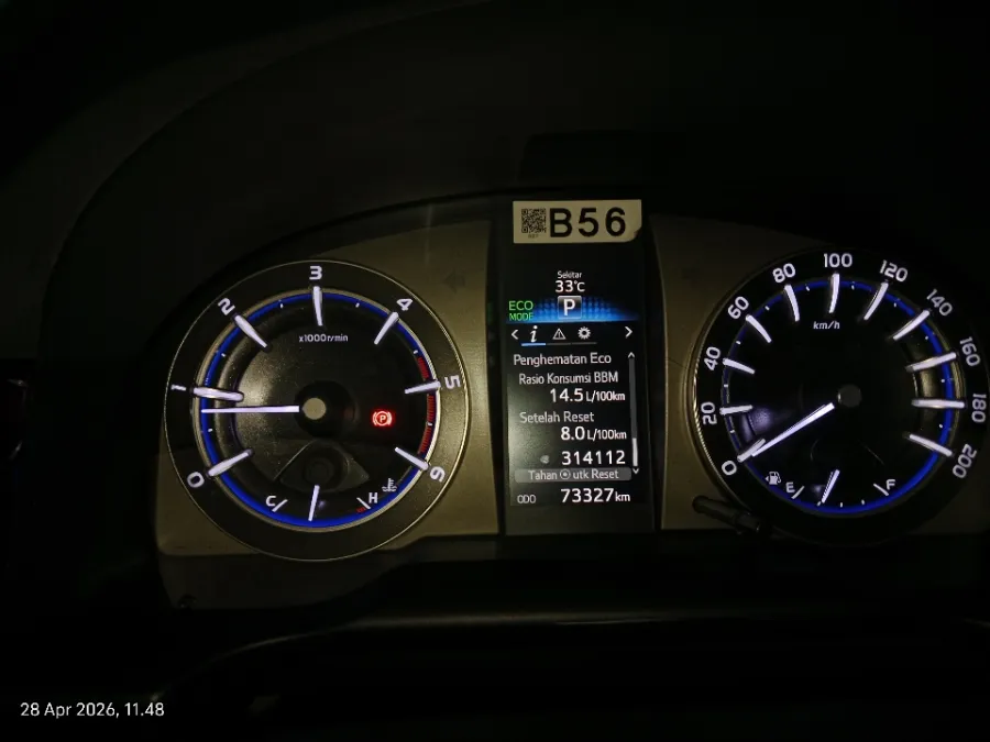 Foto Mobil Bekas Odometer Toyota Kijang Innova 2.4 Venturer tahun 2018