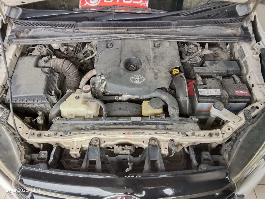 Foto Mobil Bekas Mesin Toyota Kijang Innova 2.4 Venturer tahun 2019