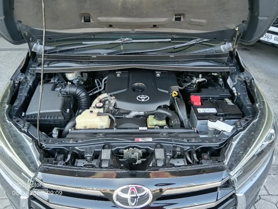 Foto Mobil Bekas Mesin Toyota Kijang Innova 2.4 Venturer tahun 2020