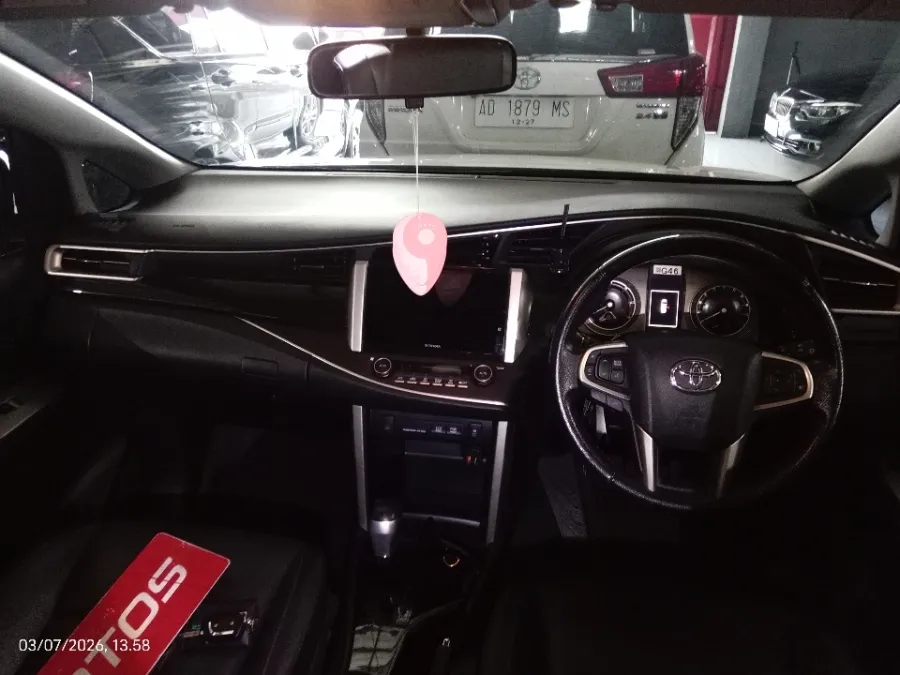 Foto Mobil Bekas Dashboard Toyota Kijang Innova 2.4 Venturer tahun 2021