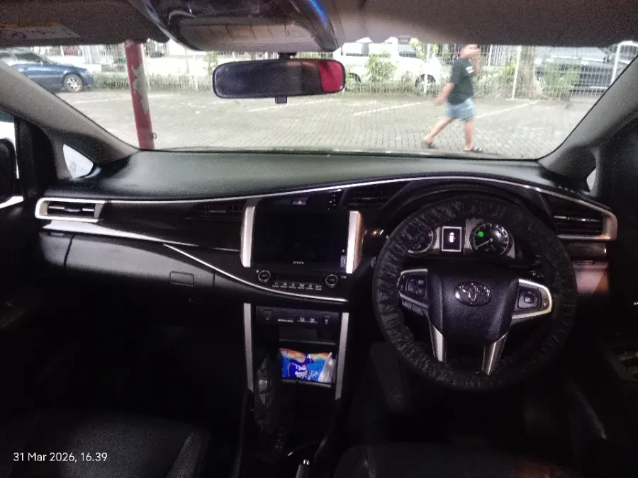 Foto Mobil Bekas Dashboard Toyota Kijang Innova 2.4 Venturer tahun 2021