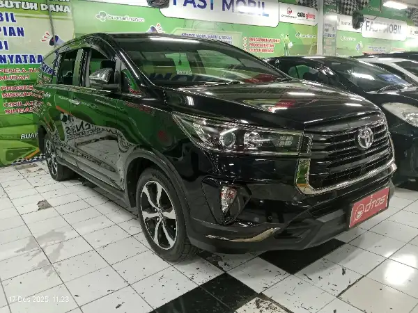2021 Toyota Kijang Innova 2.4 Venturer