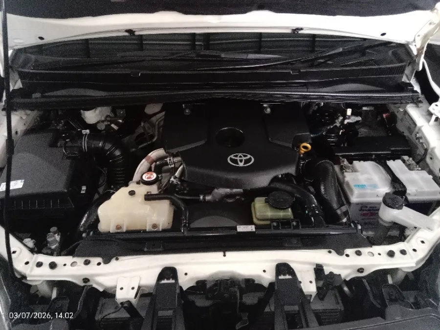 Foto Mobil Bekas Mesin Toyota Kijang Innova 2.4 Venturer tahun 2021