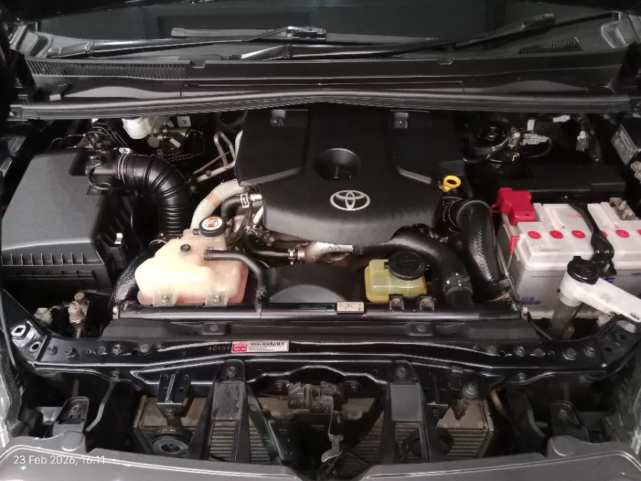 Foto Mobil Bekas Mesin Toyota Kijang Innova 2.4 Venturer tahun 2021