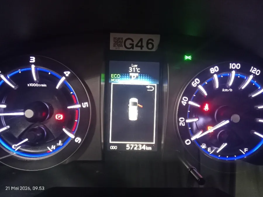Foto Mobil Bekas Odometer Toyota Kijang Innova 2.4 Venturer tahun 2021