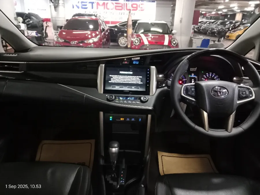 Foto Mobil Bekas Dashboard Toyota Kijang Innova 2.4 Venturer tahun 2022