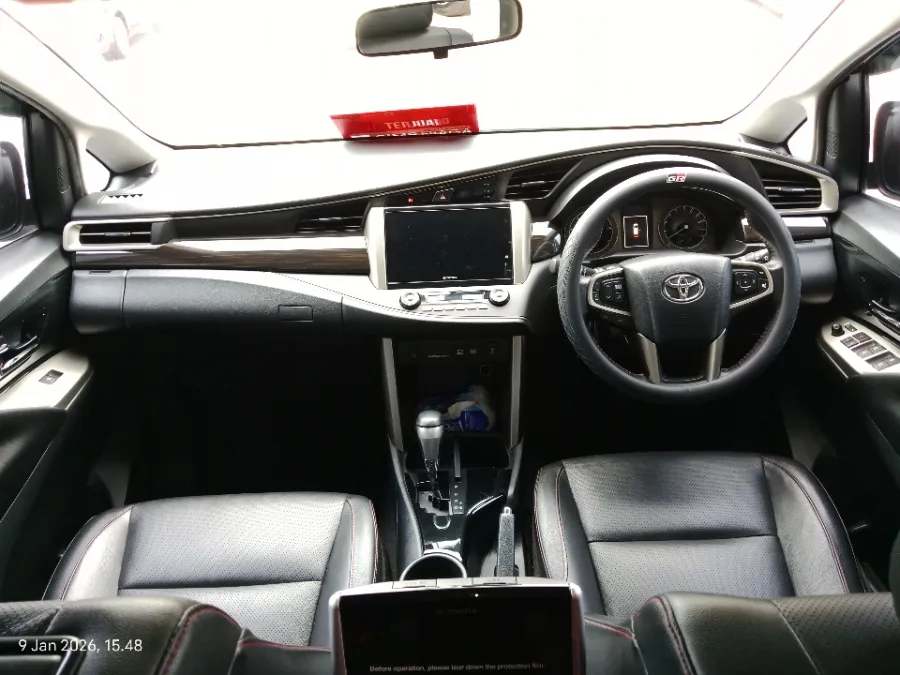 Foto Mobil Bekas Dashboard Toyota Kijang Innova 2.4 Venturer tahun 2022