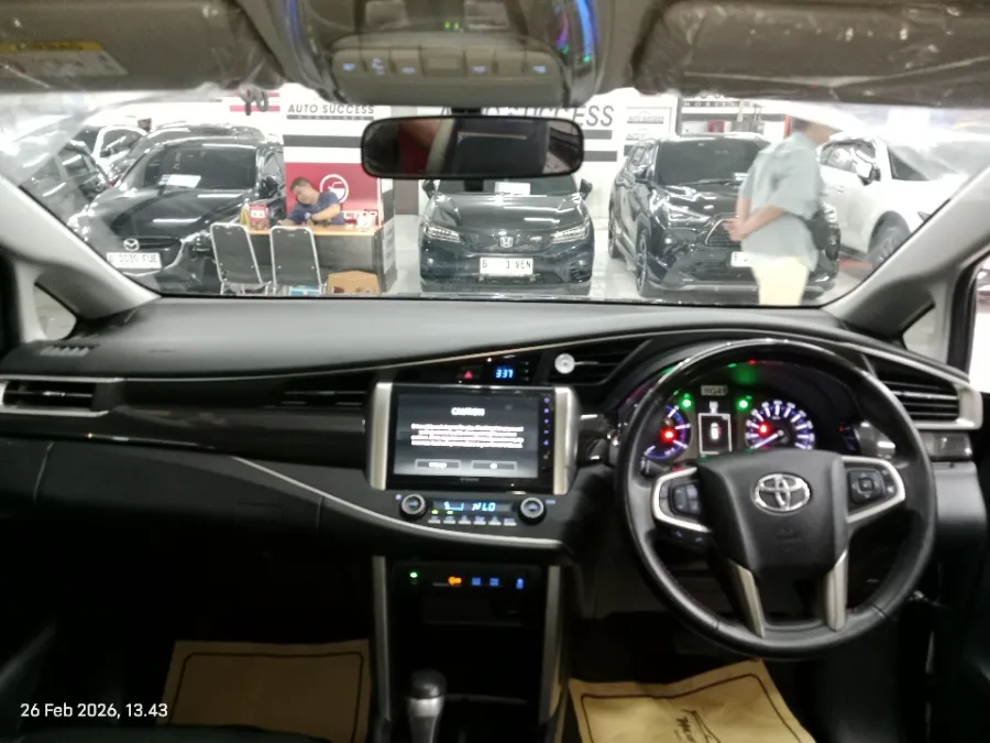 Foto Mobil Bekas Dashboard Toyota Kijang Innova 2.4 Venturer tahun 2022