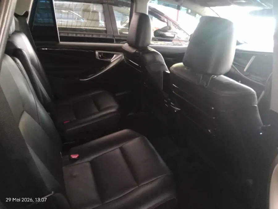 Foto Mobil Bekas Kabin Belakang Toyota Kijang Innova 2.4 Venturer tahun 2022