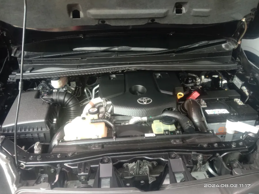 Foto Mobil Bekas Mesin Toyota Kijang Innova 2.4 Venturer tahun 2022