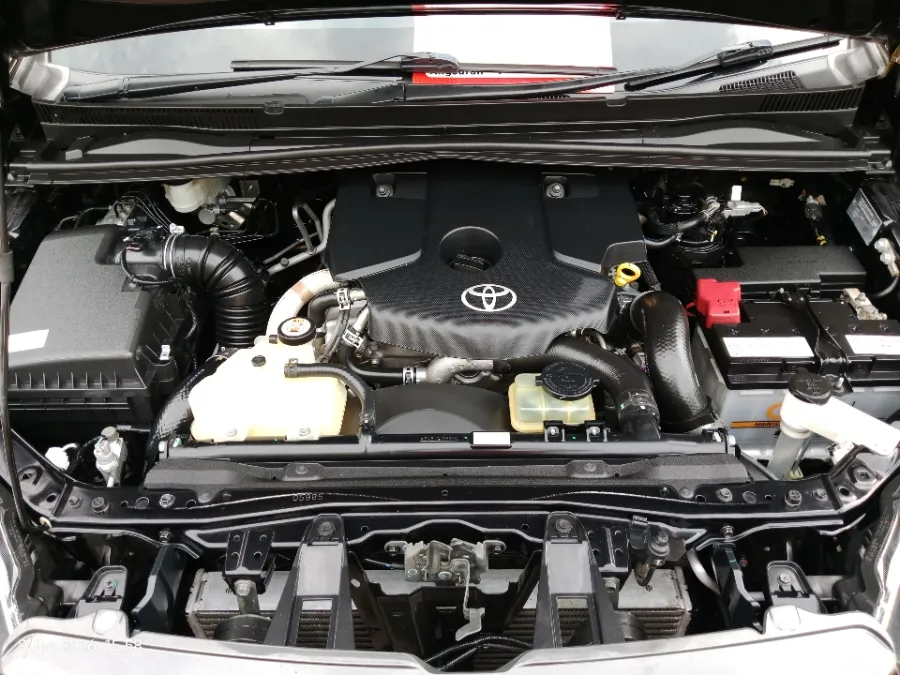 Foto Mobil Bekas Mesin Toyota Kijang Innova 2.4 Venturer tahun 2022