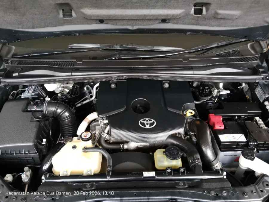 Foto Mobil Bekas Mesin Toyota Kijang Innova 2.4 Venturer tahun 2022