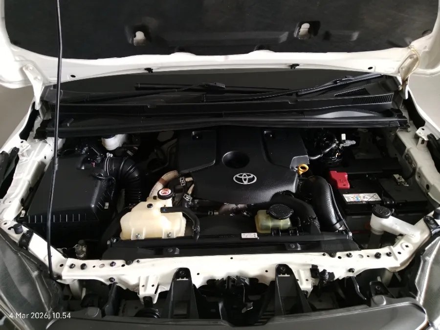 Foto Mobil Bekas Mesin Toyota Kijang Innova 2.4 Venturer tahun 2022