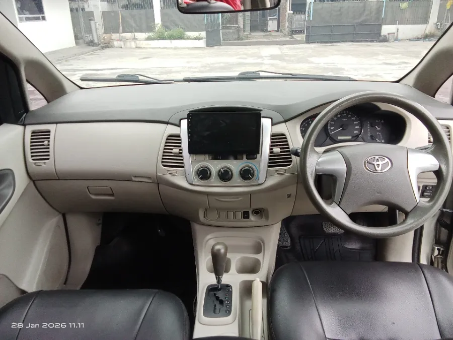 Foto Mobil Bekas Dashboard Toyota Kijang Innova 2.5 G tahun 2013