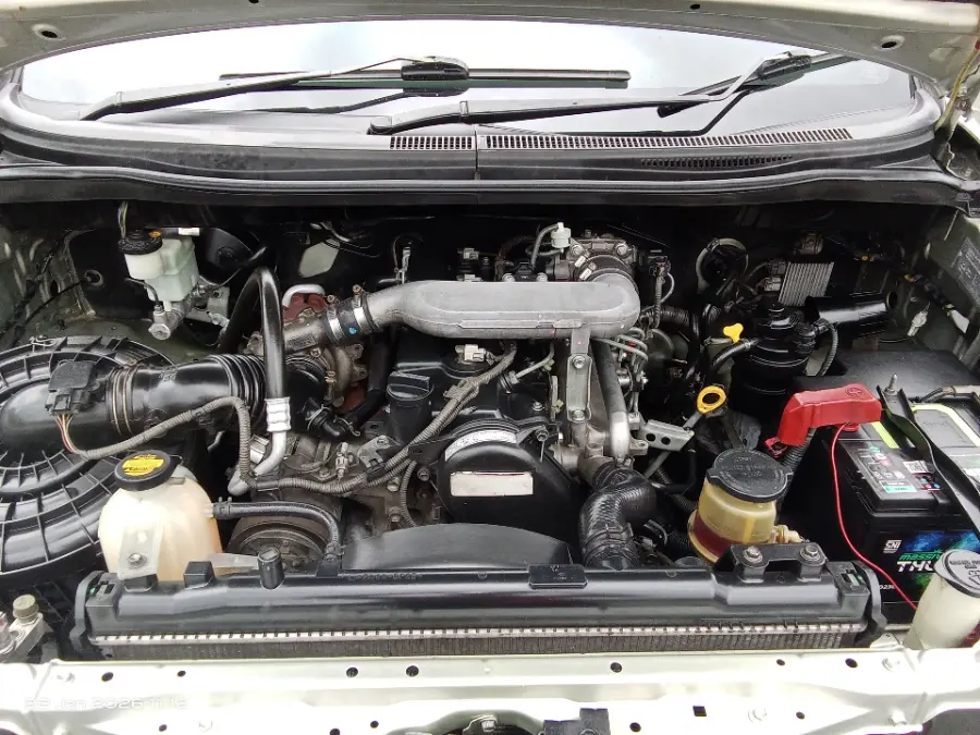 Foto Mobil Bekas Mesin Toyota Kijang Innova 2.5 G tahun 2013