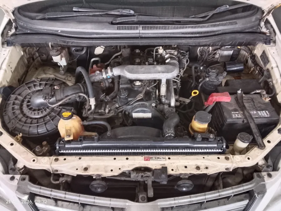 Foto Mobil Bekas Mesin Toyota Kijang Innova 2.5 G tahun 2013