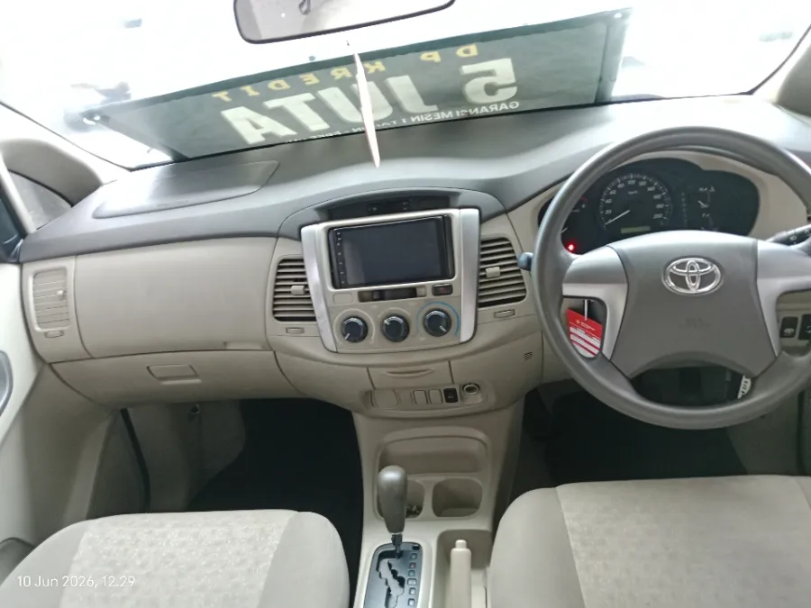 Foto Mobil Bekas Dashboard Toyota Kijang Innova 2.5 G tahun 2014