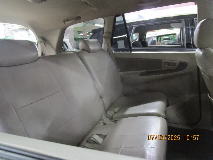 Foto Mobil Bekas Kabin Belakang Toyota Kijang Innova 2.5 G tahun 2014