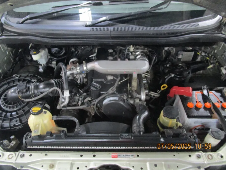 Foto Mobil Bekas Mesin Toyota Kijang Innova 2.5 G tahun 2014