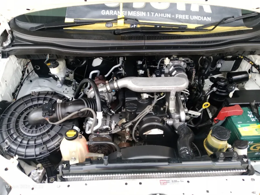 Foto Mobil Bekas Mesin Toyota Kijang Innova 2.5 G tahun 2014