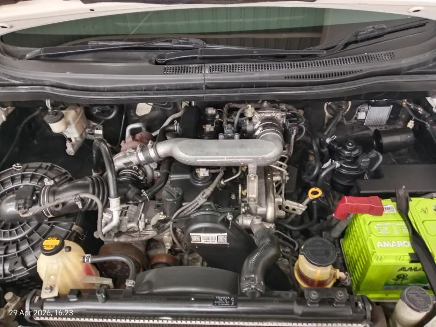 Foto Mobil Bekas Mesin Toyota Kijang Innova 2.5 G tahun 2015