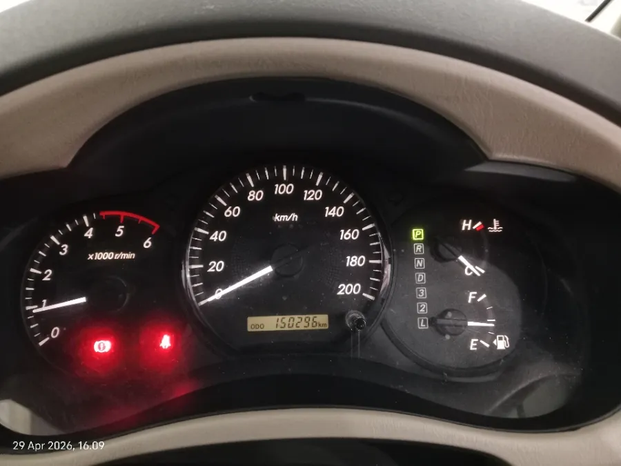Foto Mobil Bekas Odometer Toyota Kijang Innova 2.5 G tahun 2015