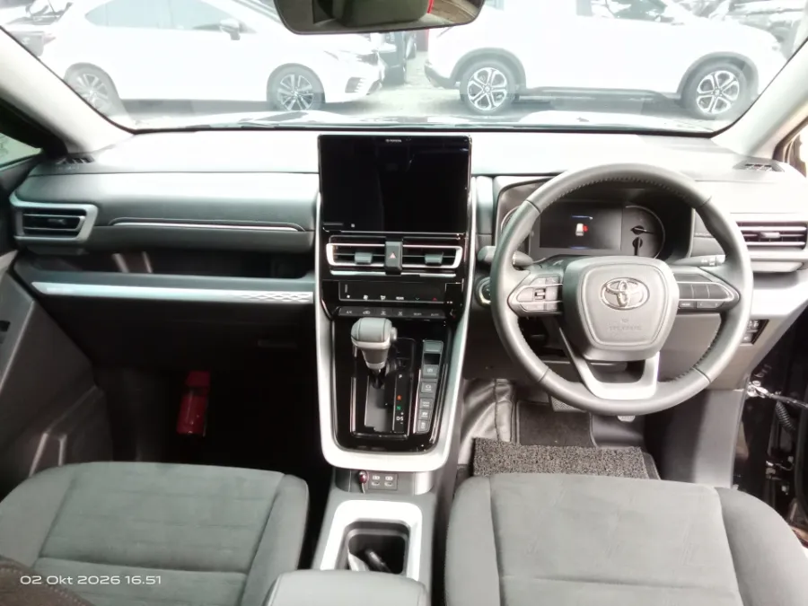 Foto Mobil Bekas Dashboard Toyota Kijang Innova 2.0 tahun 2025