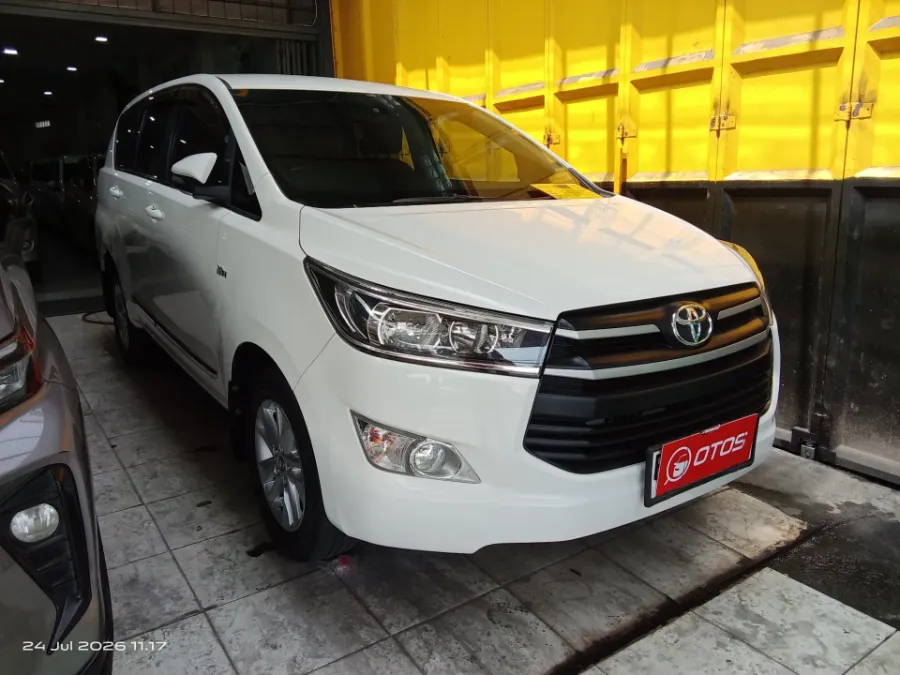 Foto Mobil Bekas Kanan Depan Toyota Kijang Innova 2.0 G tahun 2016